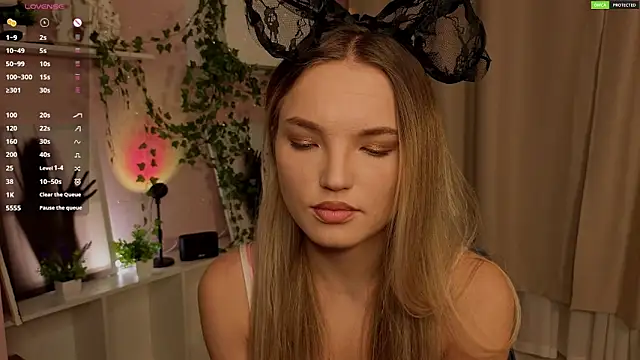 JulieLupo online show from 30, 11, 2025