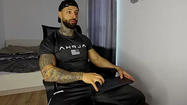 MasculineGuy99 online show from 6, 11, 2025