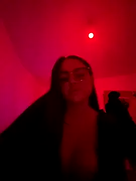 lolabeara online show from 3, 10, 2025