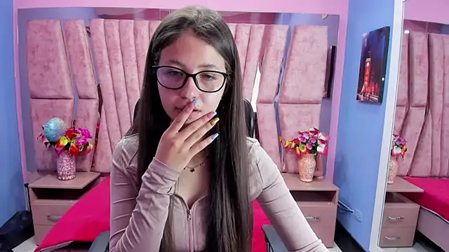 sarah sweett  online show from 28, 10, 2025