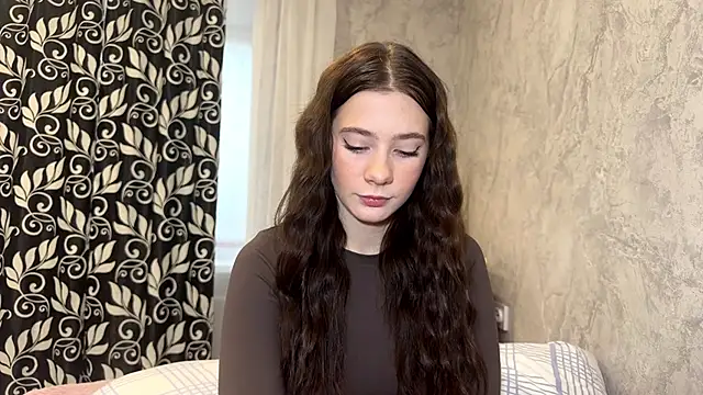 Snapshot of KarrySerrs chatting on 11, 10, 2025 KarrySerrs online show from 11, 10, 2025