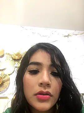 Snapshot of Emilycute18__ chatting on 13, 11, 2025 Emilycute18 online show from 13, 11, 2025