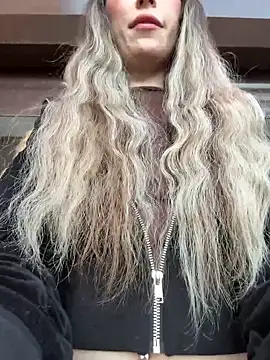 Snapshot of RollDolls chatting on 2, 11, 2025 RollDolls online show from 2, 11, 2025