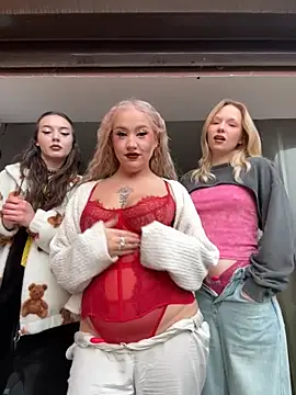 Snapshot of RollDolls chatting on 30, 11, 2025 RollDolls online show from 30, 11, 2025