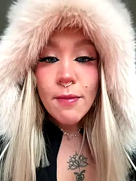 Snapshot of RollDolls chatting on 20, 12, 2025 RollDolls online show from 20, 12, 2025