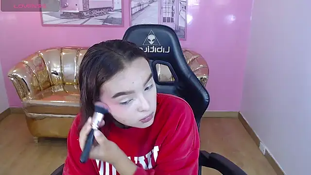 mia foster t online show from 27, 11, 2025