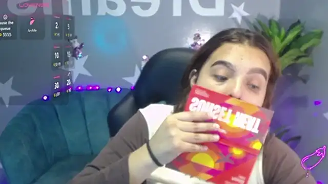 mia foster t online show from 14, 12, 2025