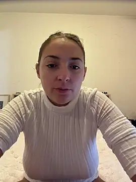 Snapshot of looloopaul chatting on 23, 11, 2025 looloopaul online show from 23, 11, 2025