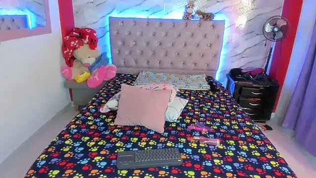 Stefany Andruw online show from 9, 11, 2025