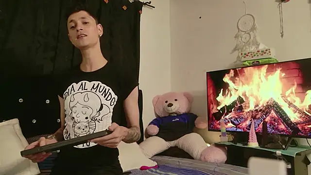 Tyler cat online show from 4, 10, 2025