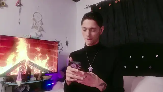 Tyler cat online show from 11, 11, 2025