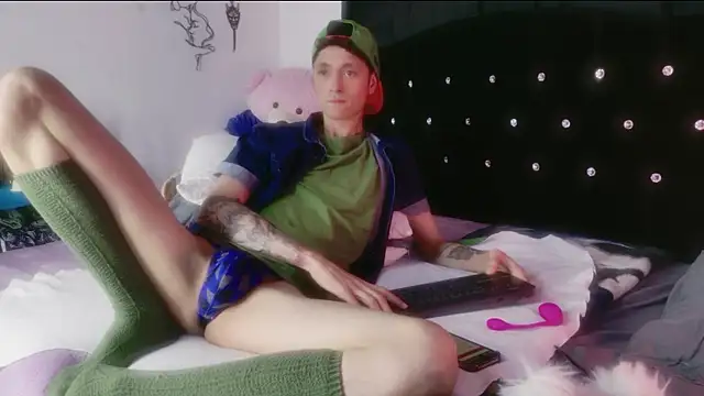 Tyler cat online show from 28, 3, 2026