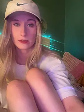 Snapshot of meadowmoon3 chatting on 12, 3, 2026 meadowmoon3 online show from 12, 3, 2026