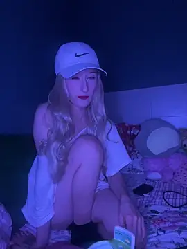 Snapshot of meadowmoon3 chatting on 6, 4, 2026 meadowmoon3 online show from 6, 4, 2026