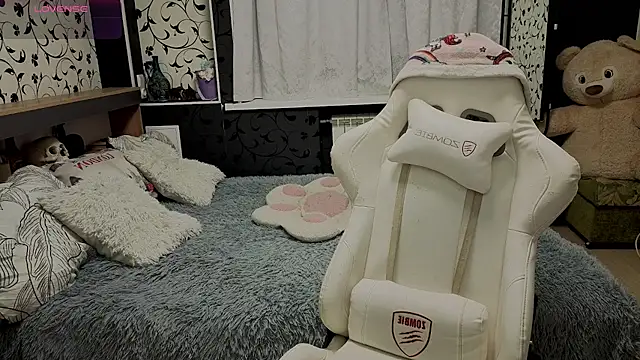 xAlisontiny online show from 13, 6, 2026