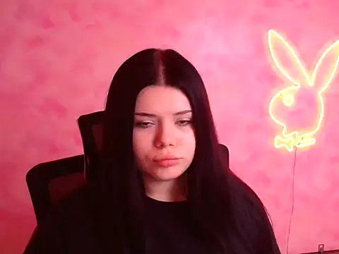 Mona Esty online show from 28, 11, 2025