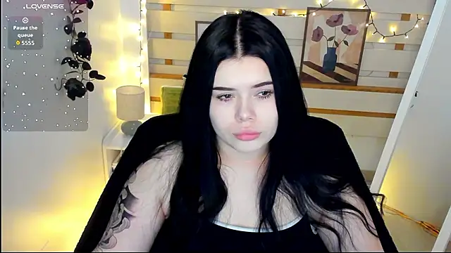 Mona Esty online show from 7, 2, 2026