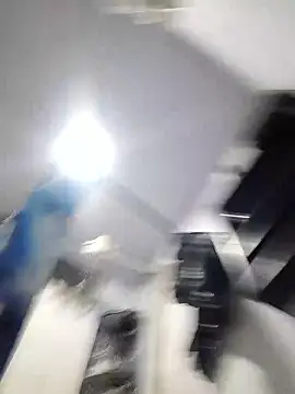 Lesli 14 online show from 14, 11, 2025