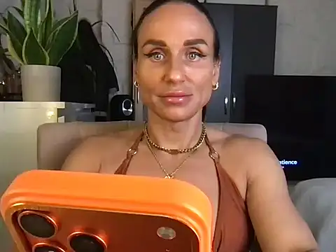 GluteQueenE online show from 27, 11, 2025