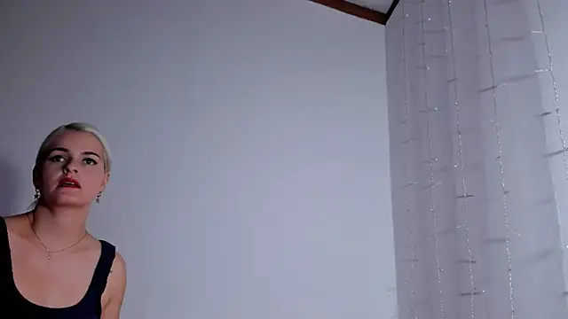 Snapshot of lili_latina47 chatting on 17, 10, 2025 lili latina47 online show from 17, 10, 2025