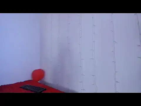 Snapshot of lili_latina47 chatting on 27, 10, 2025 lili latina47 online show from 27, 10, 2025