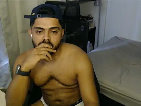 Snapshot of kevyn_Stone chatting on 3, 11, 2025 kevyn Stone online show from 3, 11, 2025