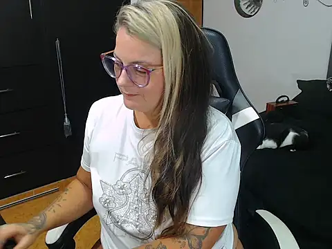 perlagoloza05 online show from 23, 10, 2025