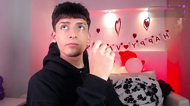 Snapshot of MateoMitchell chatting on 16, 2, 2026 MateoMitchell online show from 16, 2, 2026