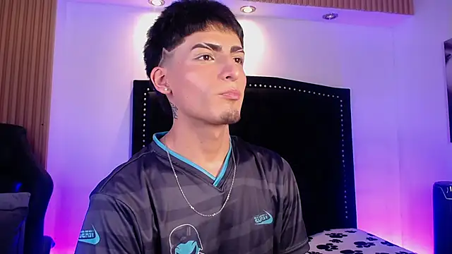 Snapshot of MateoMitchell chatting on 19, 4, 2026 MateoMitchell online show from 19, 4, 2026
