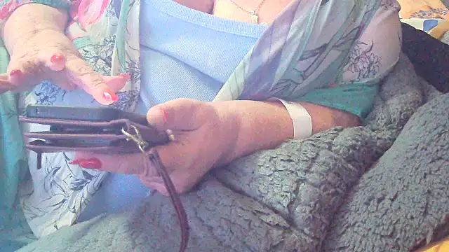 Snapshot of Playful_MILF_Demi chatting on 6, 2, 2026 Playful MILF Demi online show from 6, 2, 2026