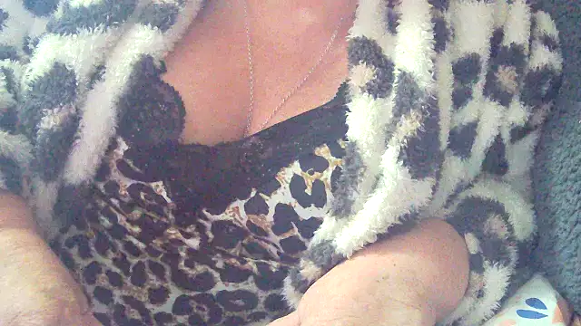 Snapshot of Playful_MILF_Demi chatting on 13, 2, 2026 Playful MILF Demi online show from 13, 2, 2026