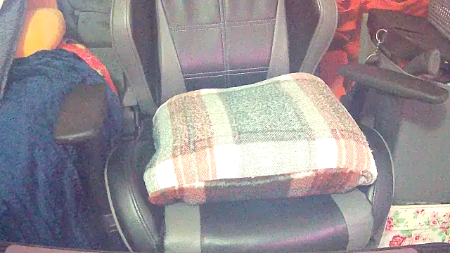 Snapshot of Playful_MILF_Demi chatting on 16, 2, 2026 Playful MILF Demi online show from 16, 2, 2026