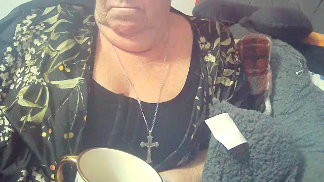 Snapshot of Playful_MILF_Demi chatting on 24, 2, 2026 Playful MILF Demi online show from 24, 2, 2026