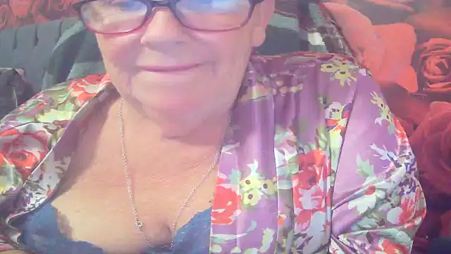Snapshot of Playful_MILF_Demi chatting on 14, 6, 2026 Playful MILF Demi online show from 14, 6, 2026