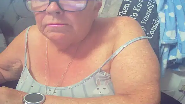 Snapshot of Playful_MILF_Demi chatting on 16, 7, 2026 Playful MILF Demi online show from 16, 7, 2026