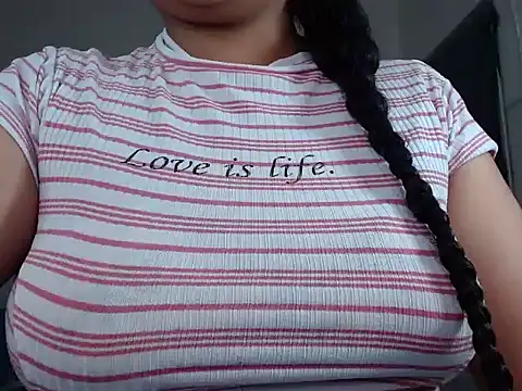 Snapshot of Agatha_milk24 chatting on 17, 10, 2025 Agatha milk24 online show from 17, 10, 2025