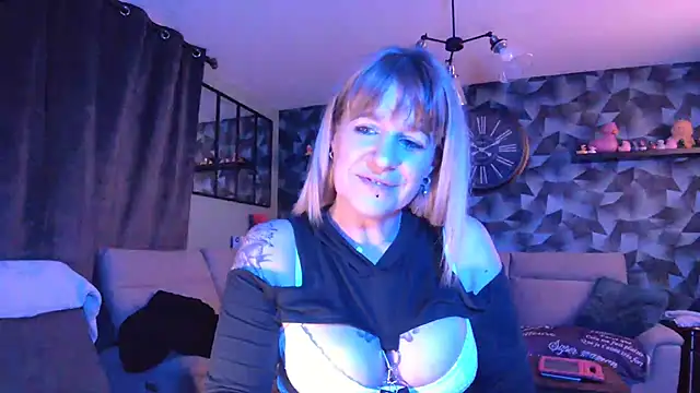 Delichieuse5 online show from 22, 1, 2025