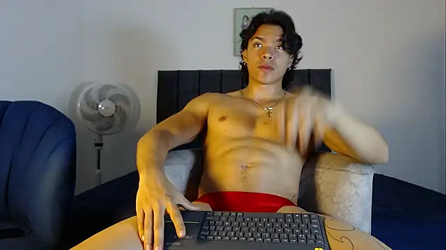 Snapshot of angel_kyrozz chatting on 1, 2, 2026 angel kyrozz online show from 1, 2, 2026