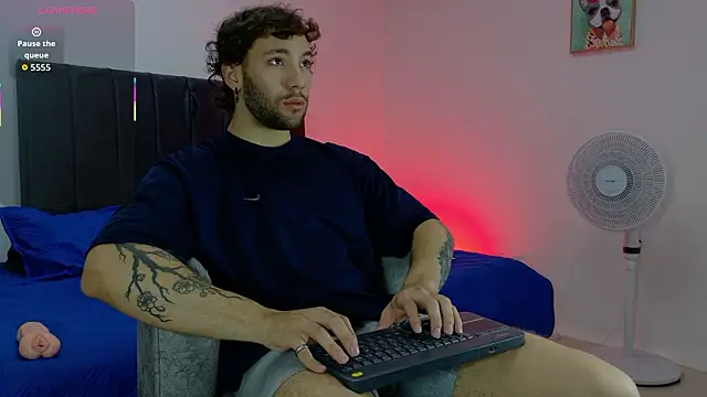 Snapshot of angel_kyrozz chatting on 2, 3, 2026 angel kyrozz online show from 2, 3, 2026