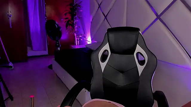 Lia Kitten online show from 7, 10, 2025