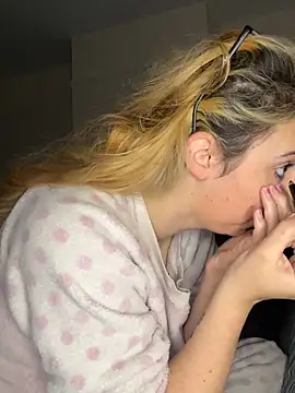 Snapshot of TabbyLovexox chatting on 7, 11, 2025 TabbyLovexox online show from 7, 11, 2025