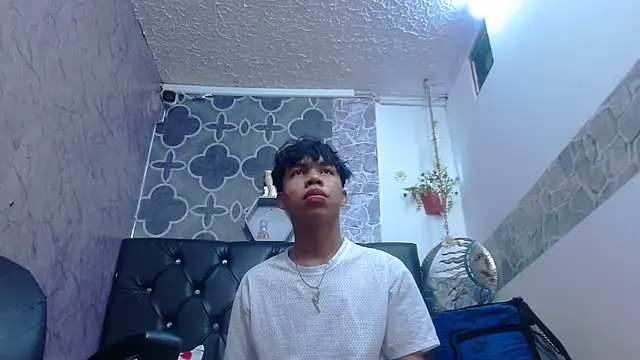 sexyboys cutex18 online show from 18, 4, 2026