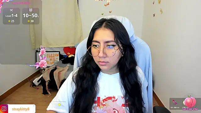 Snapshot of LoveLyy- chatting on 17, 10, 2025 LoveLyy- online show from 17, 10, 2025