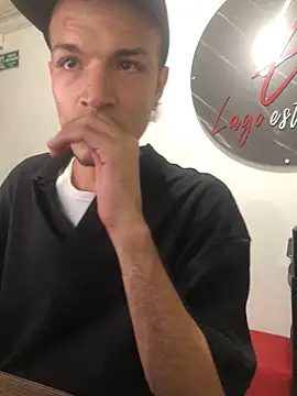 Snapshot of santyrestrepo chatting on 9, 10, 2025 santyrestrepo online show from 9, 10, 2025