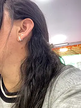 Stefany Bam online show from 5, 12, 2025