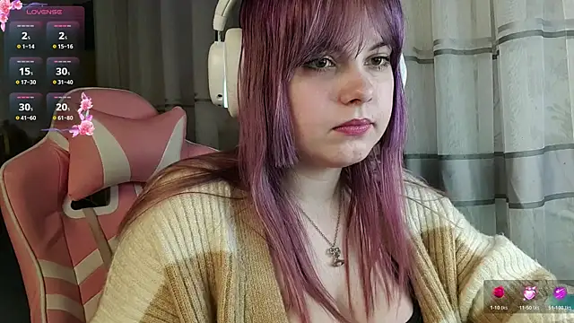 Snapshot of KristiBloom chatting on 5, 3, 2026 KristiBloom online show from 5, 3, 2026