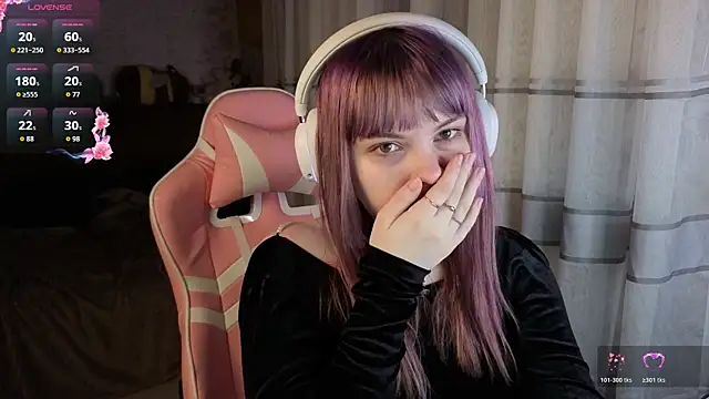 Snapshot of KristiBloom chatting on 8, 3, 2026 KristiBloom online show from 8, 3, 2026