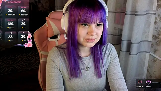 Snapshot of KristiBloom chatting on 8, 4, 2026 KristiBloom online show from 8, 4, 2026