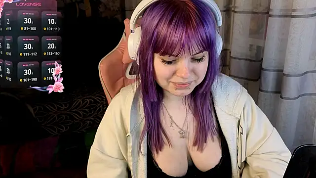 Snapshot of KristiBloom chatting on 15, 4, 2026 KristiBloom online show from 15, 4, 2026