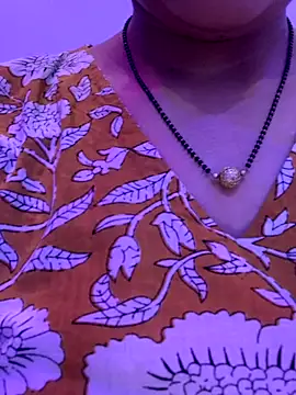 Snapshot of bindiyarani01 chatting on 5, 10, 2025 bindiyarani01 online show from 5, 10, 2025